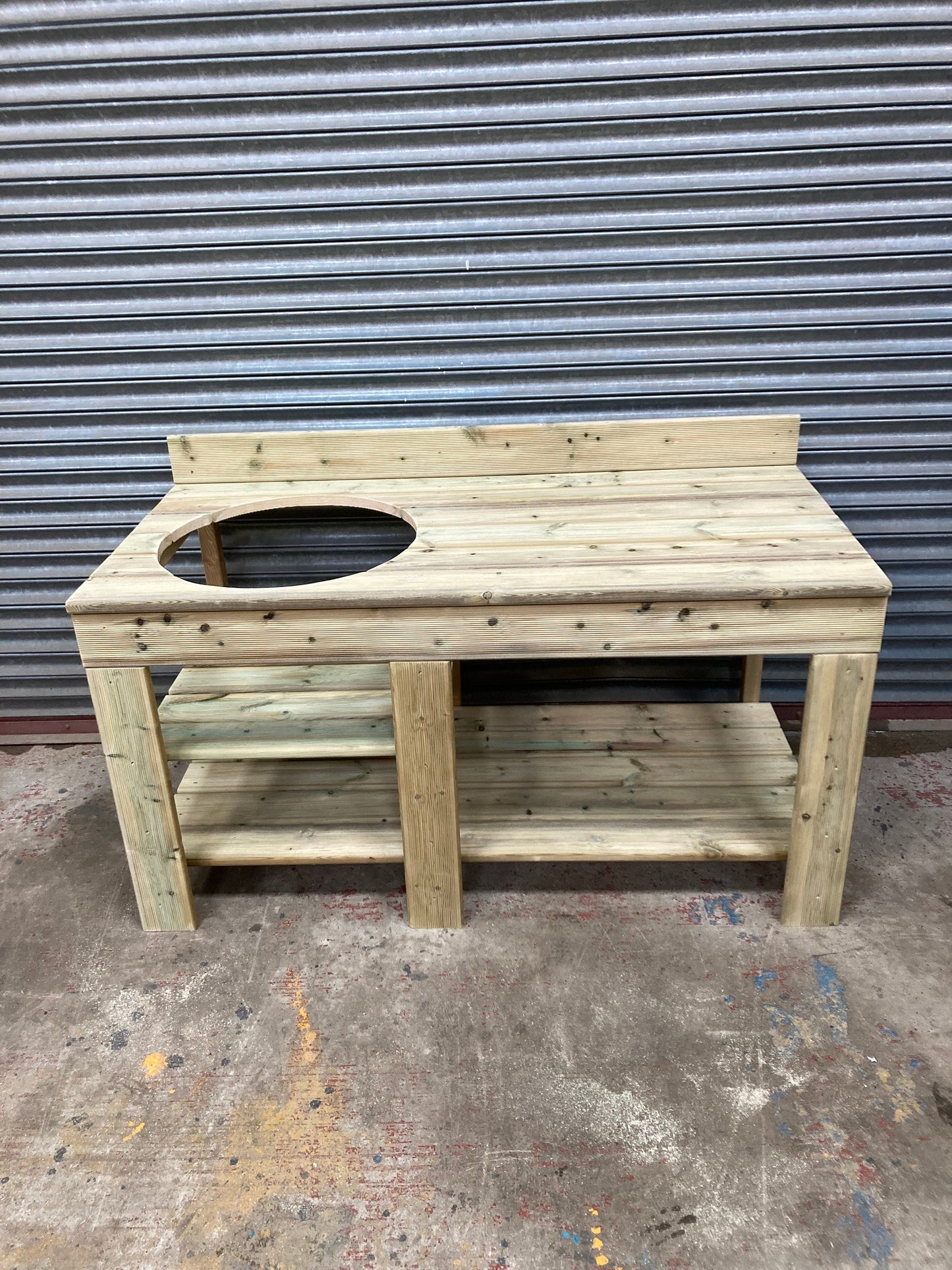 Kamado joe, Big Green Egg, Boss Grill BBQ Table.