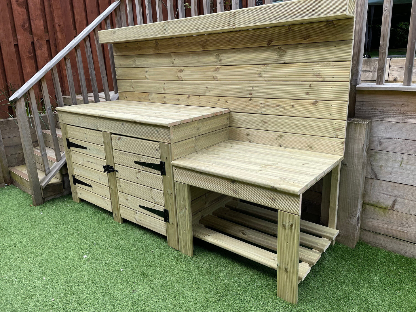 Outdoor Pizza and bbq table perfect for Webber Q series and Ninja Smoker BBQ/ Ninja woodfire table.