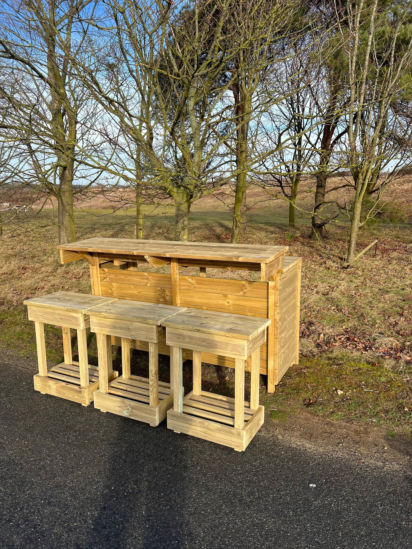 Outdoor cocktail bar, bbq server, drinks bar with stools