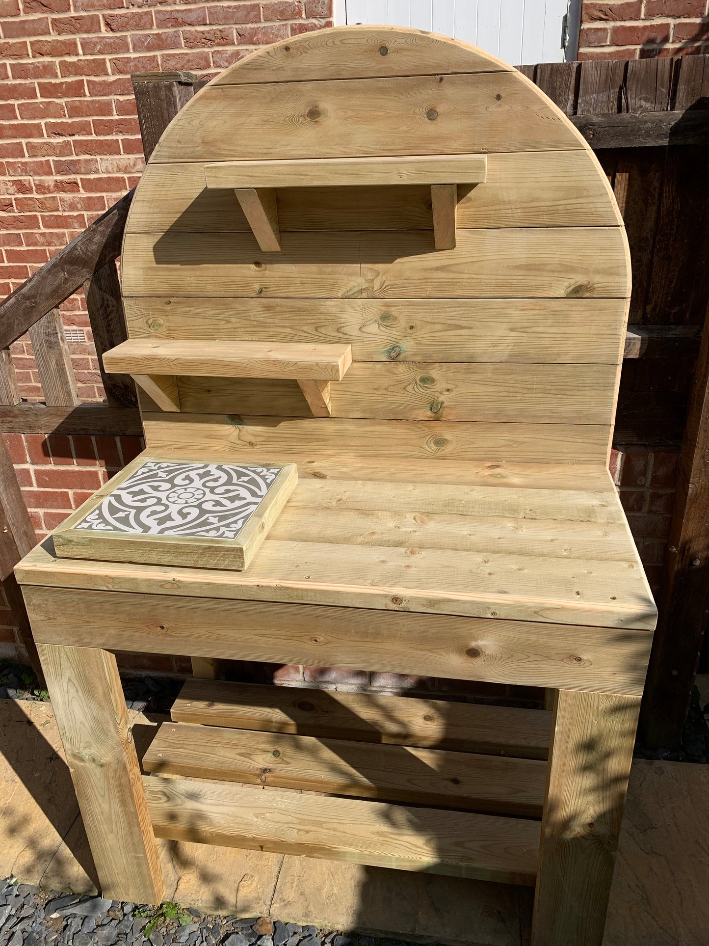 Stunning Outdoor Pizza Oven Table. Drinks table, BBQ Bar