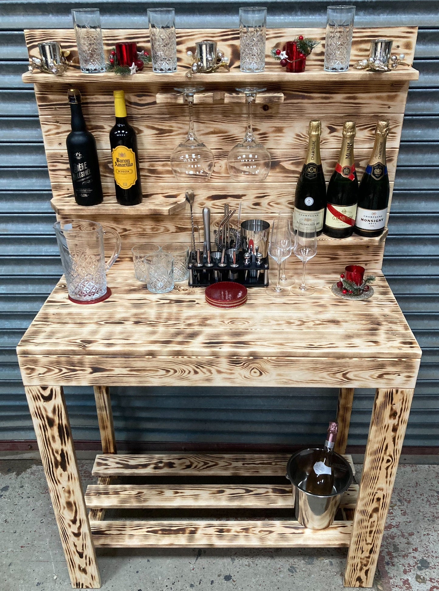 Indoor Standalone Bar in Premium Redwood Timber for high quality