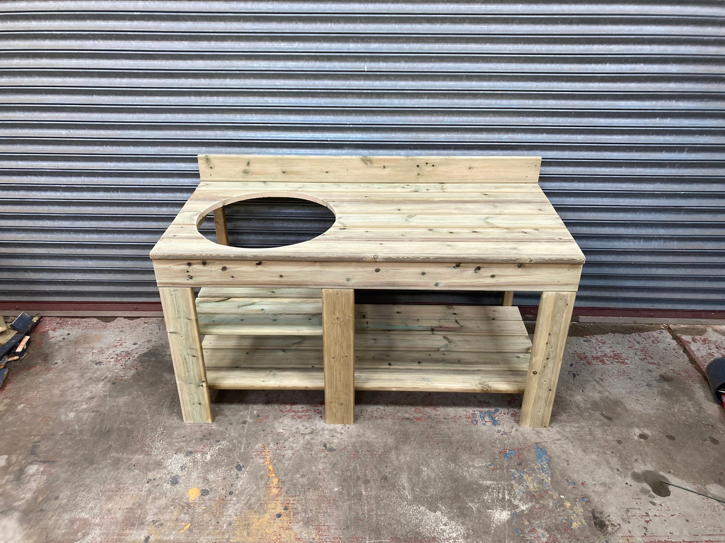 Kamado joe, Big Green Egg, Boss Grill BBQ Table.