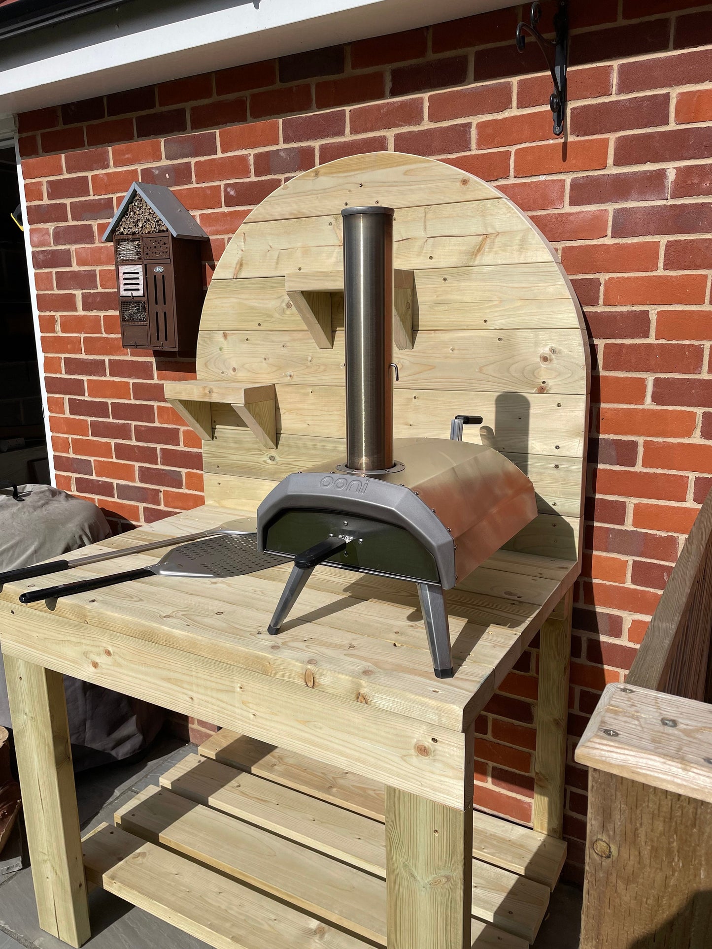 Stunning Outdoor Pizza Oven Table. Drinks table, BBQ Bar