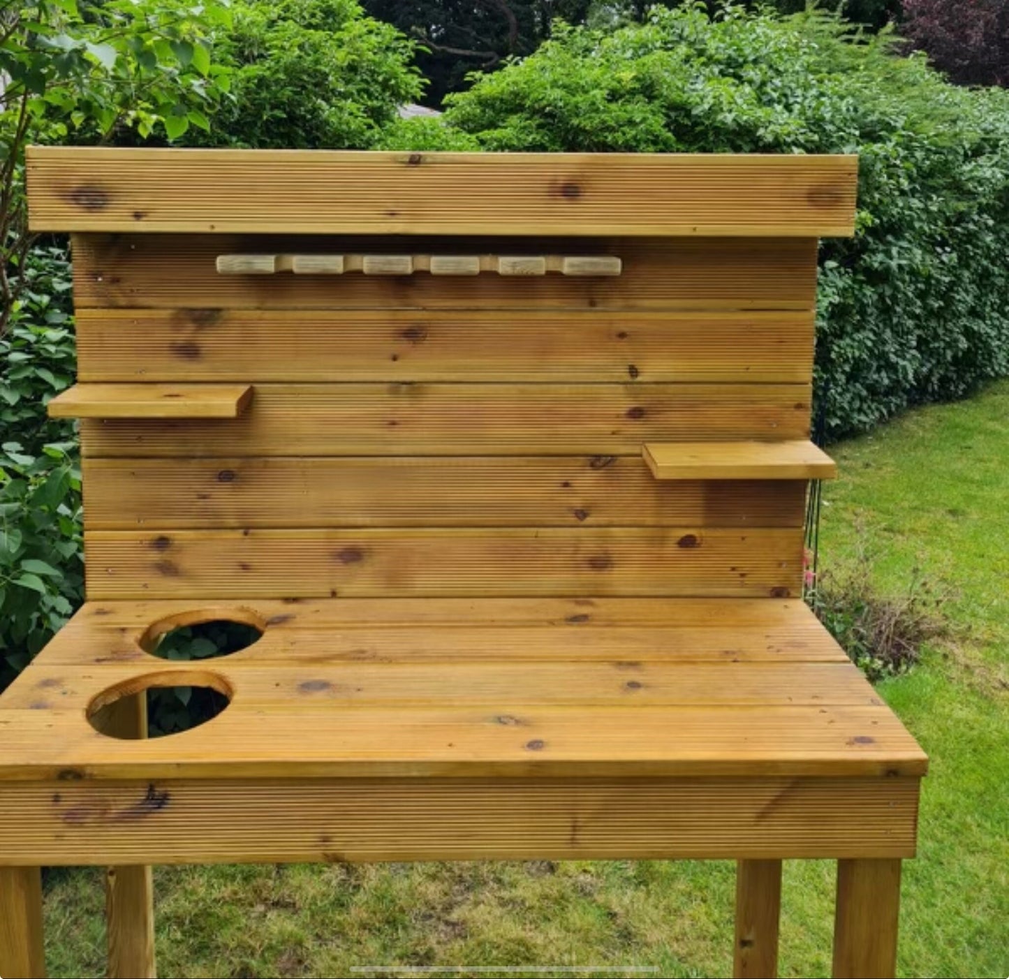 Drinks bar, garden bar, cocktail bar, outdoor drinks server, garden entertaining