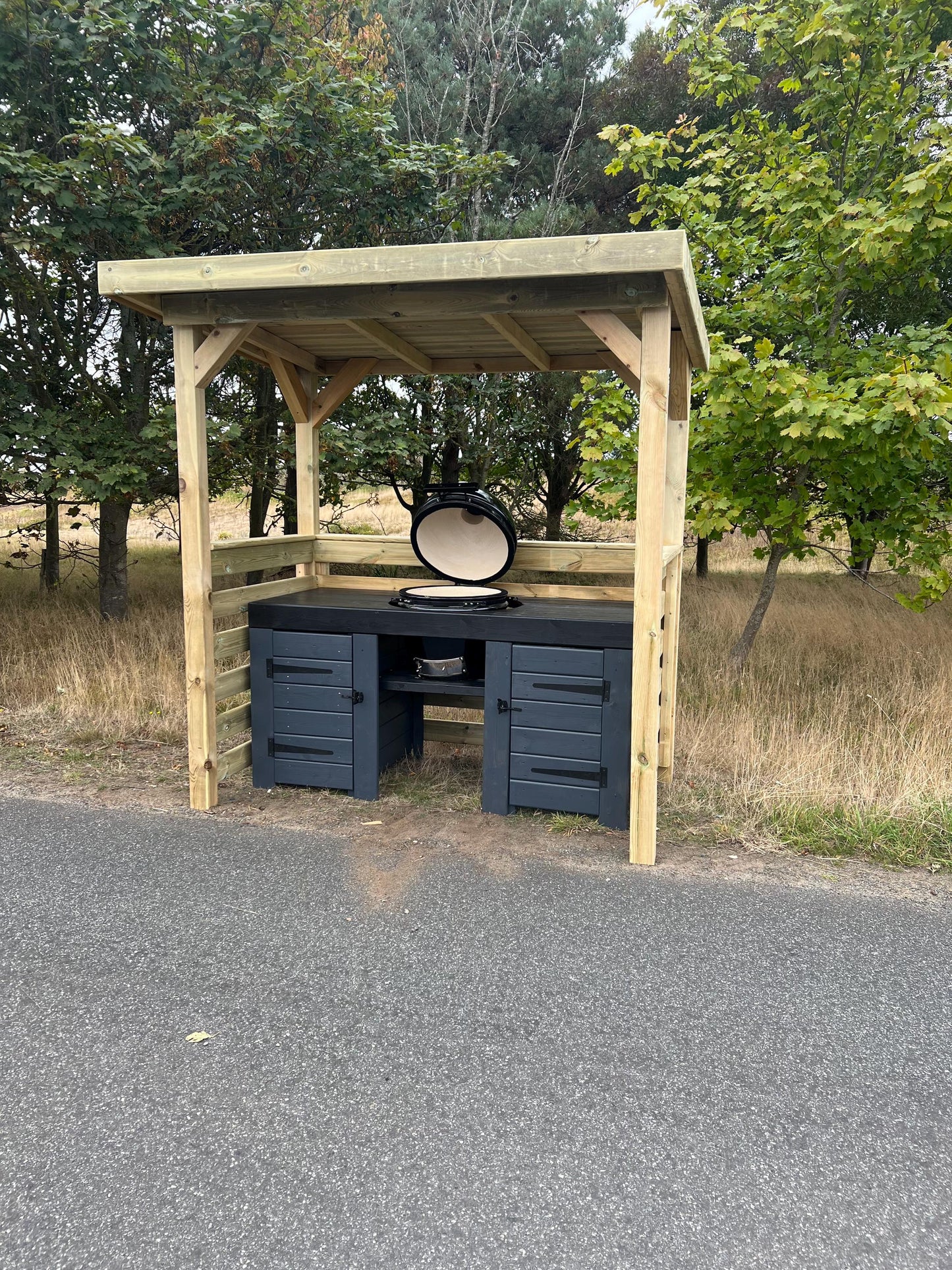 Outdoor BBQ Shelter/ Kamado/ Webber/Pizza cover.