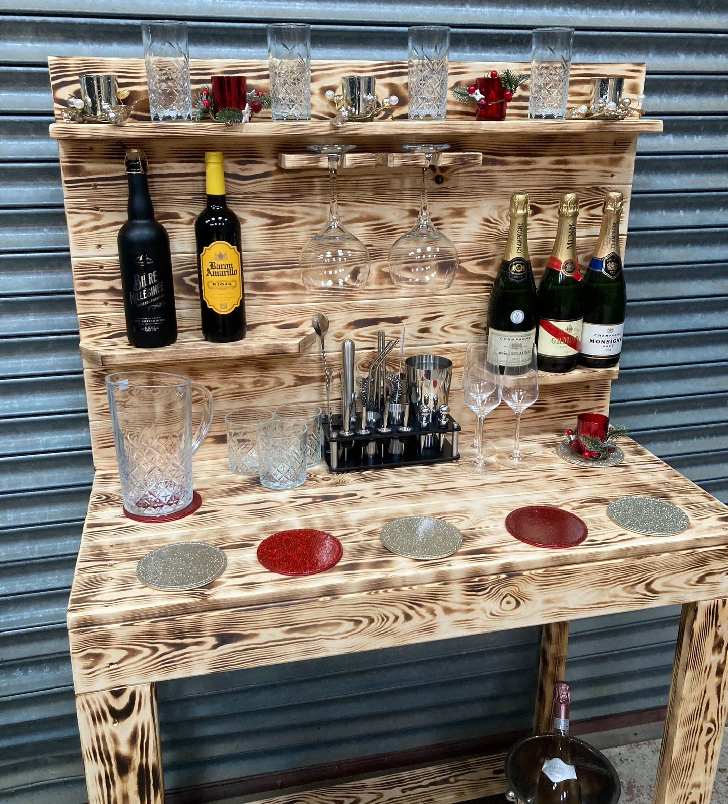 Indoor Standalone Bar in Premium Redwood Timber for high quality