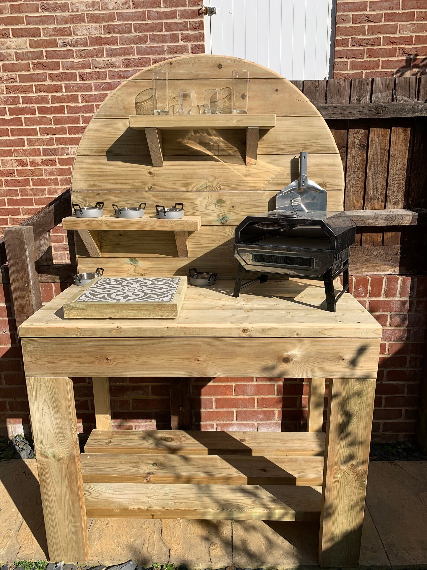 Stunning Outdoor Pizza Oven Table. Drinks table, BBQ Bar