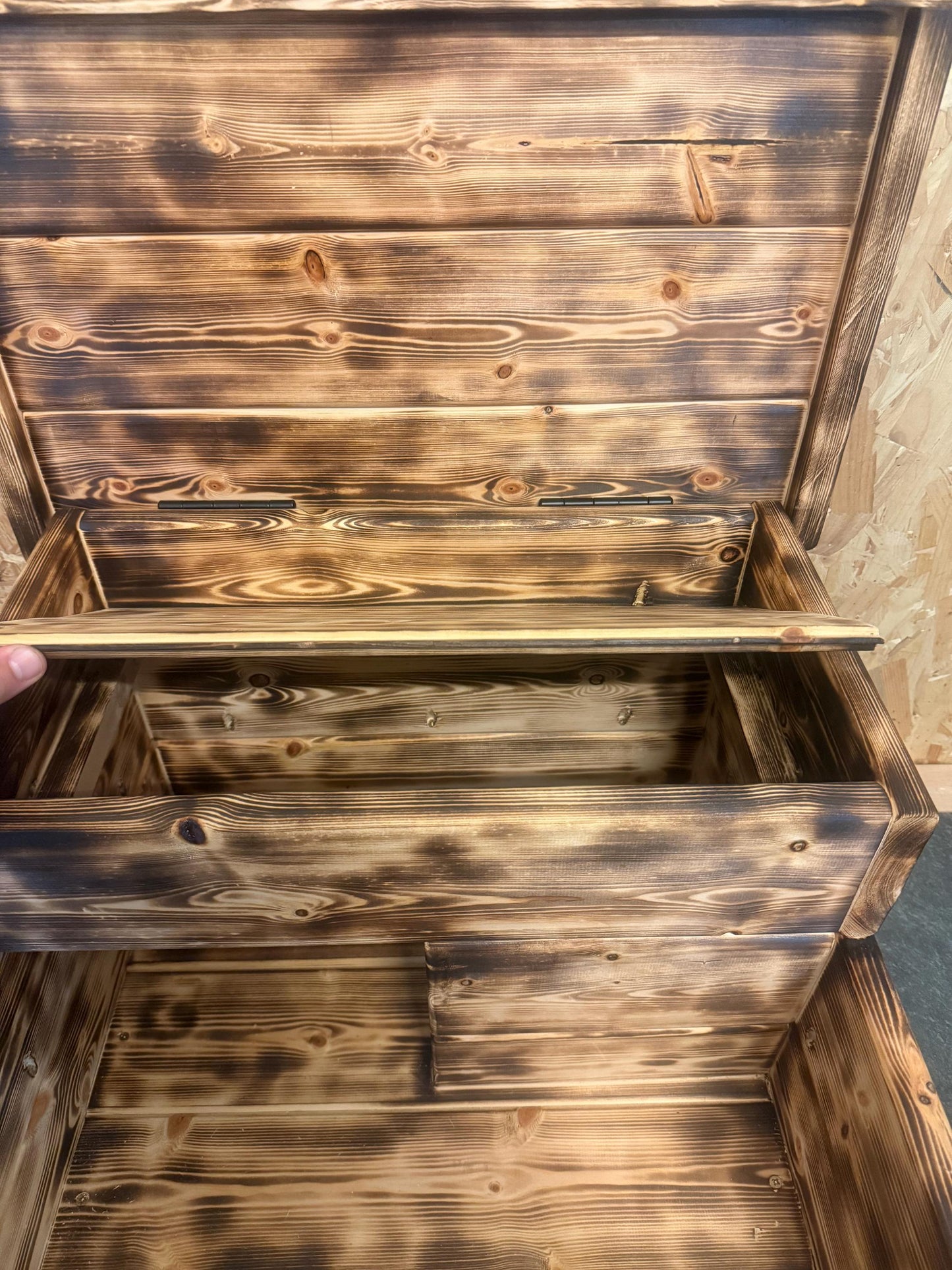 Indoor Tortoise House, Guinea Pig House, Pet house, Pet run With Lid to reveal open storage or petting area