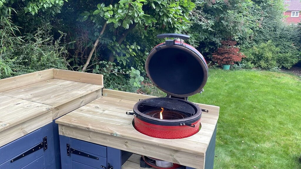 Modular outdoor pizza kitchen, bbq and cocktail drinks bar, Kamado, BGE, OONI, Garden table