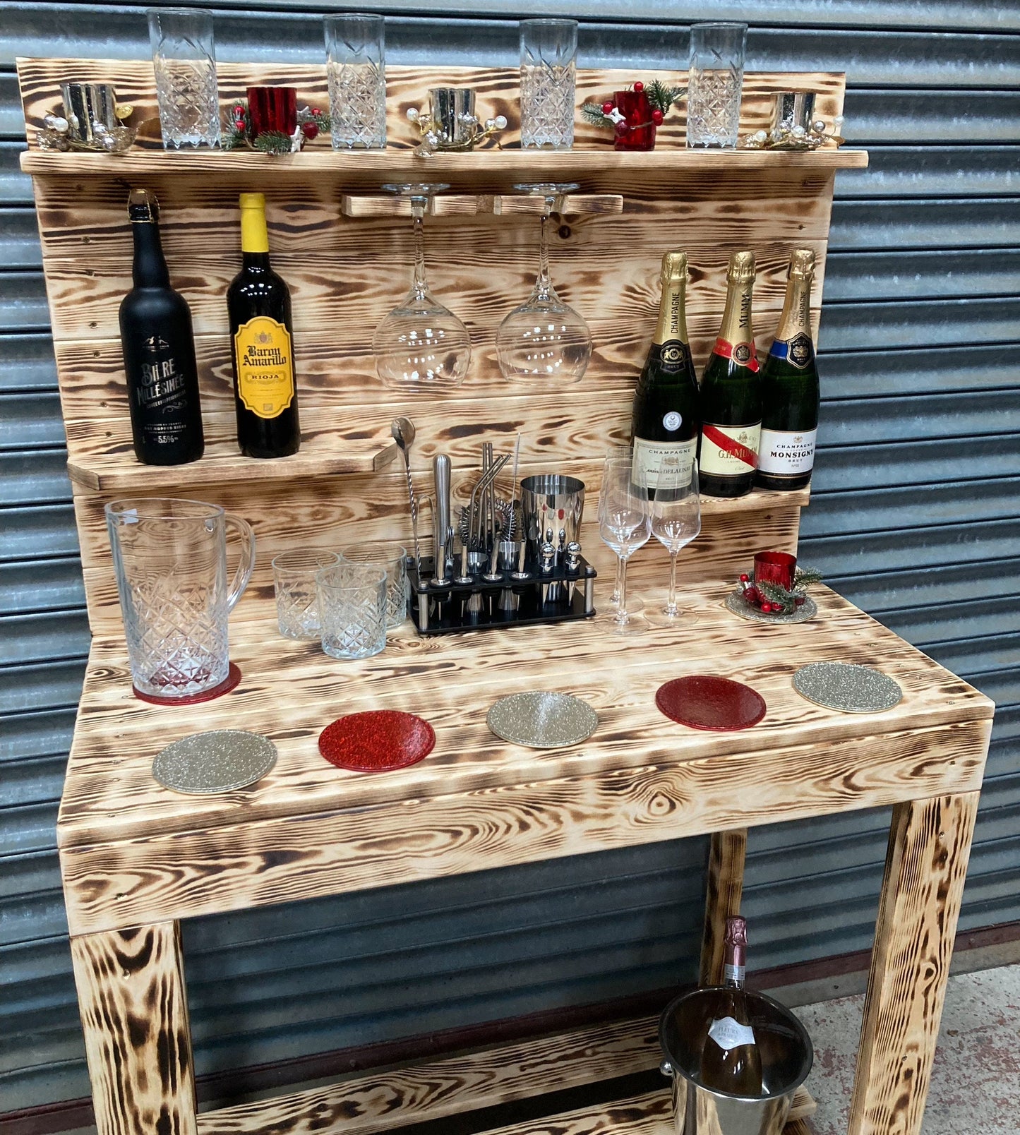 Indoor Standalone Bar in Premium Redwood Timber for high quality