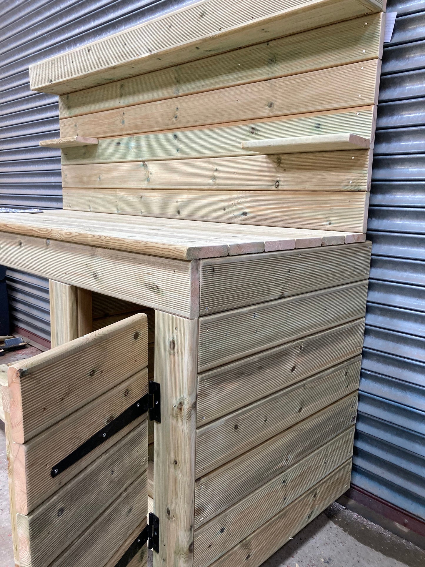 Outdoor kitchen with built in single cupboard for storage, Ooni, gozney, pizza table