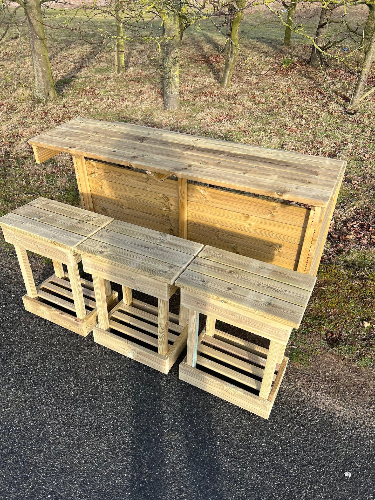 Outdoor cocktail bar, bbq server, drinks bar with stools