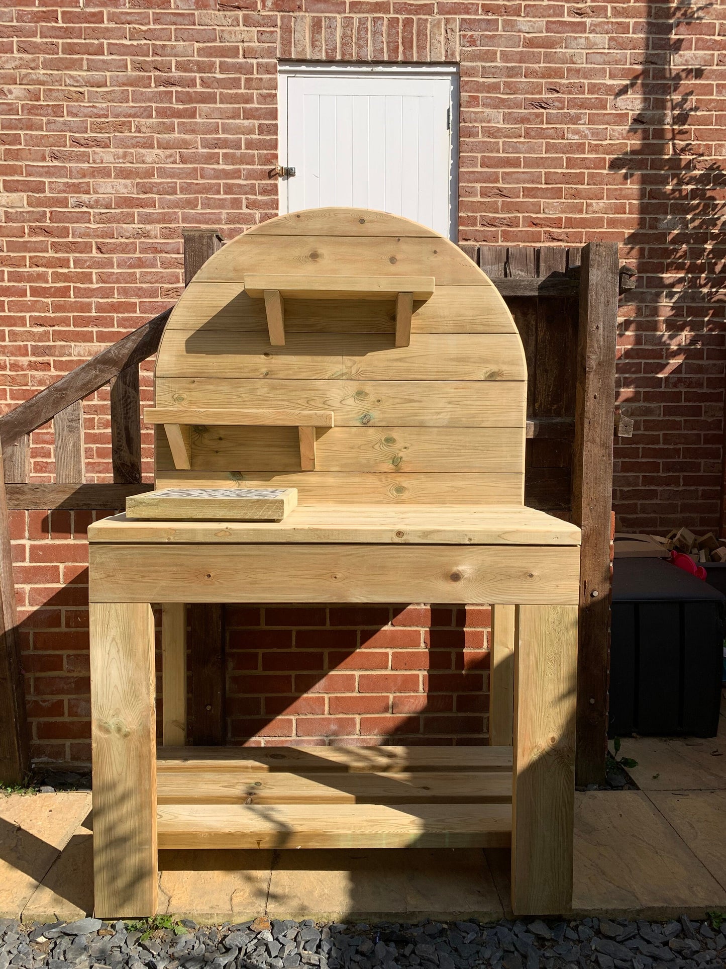 Stunning Outdoor Pizza Oven Table. Drinks table, BBQ Bar