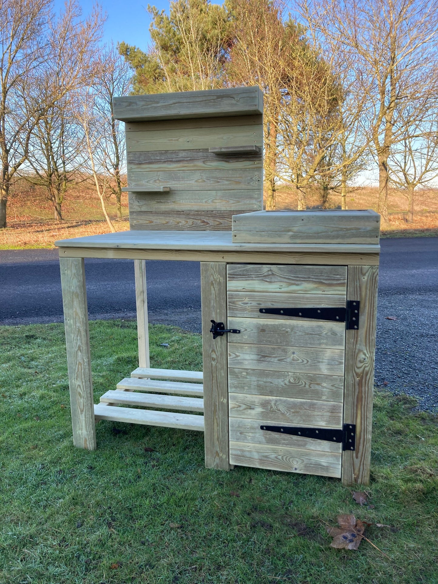 Pizza Table/ Drinks table/ BBQ table with planter top and single cupboard