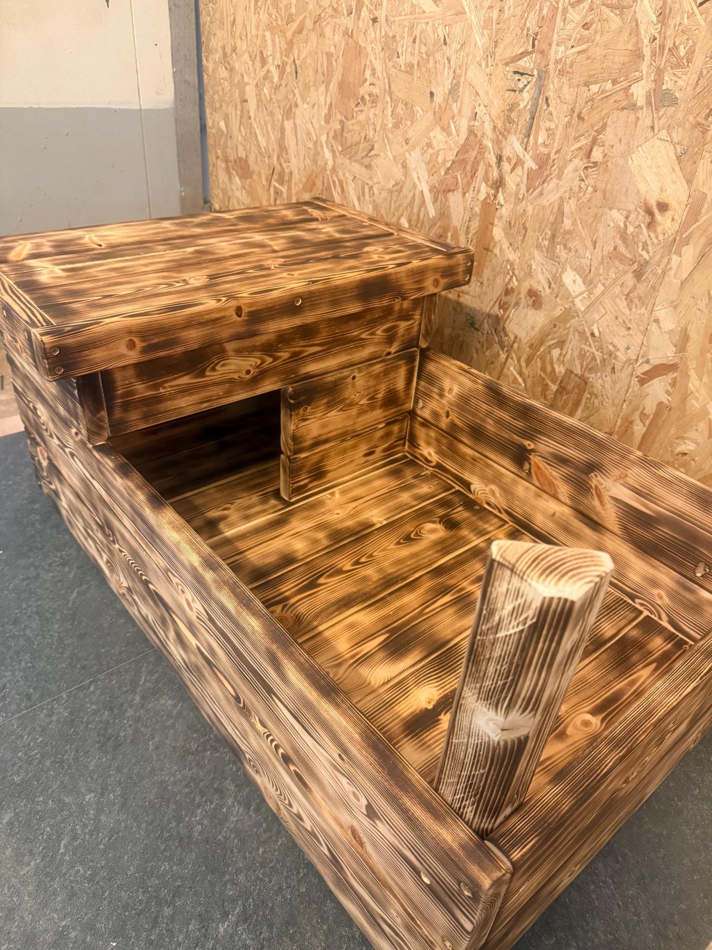 Indoor Tortoise House, Guinea Pig House, Pet house, Pet run With Lid to reveal open storage or petting area