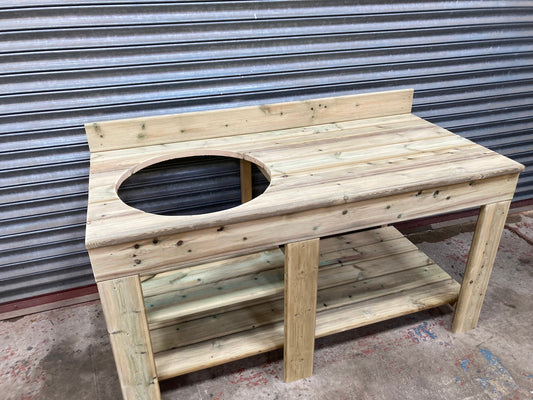 Kamado joe, Big Green Egg, Boss Grill BBQ Table.