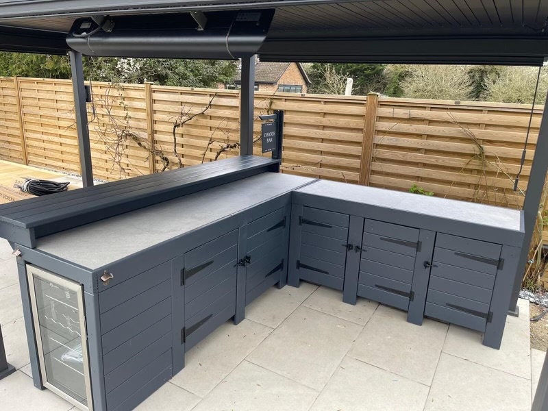 Modular corner drinks bar, pizza bbq table with stools