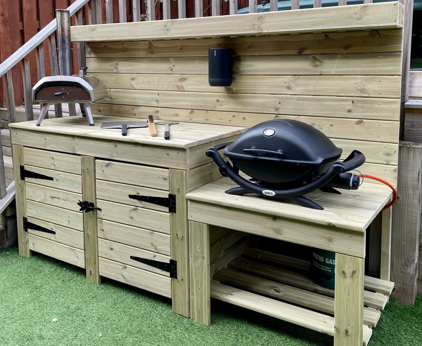 Outdoor Pizza and bbq table perfect for Webber Q series and Ninja Smoker BBQ/ Ninja woodfire table.