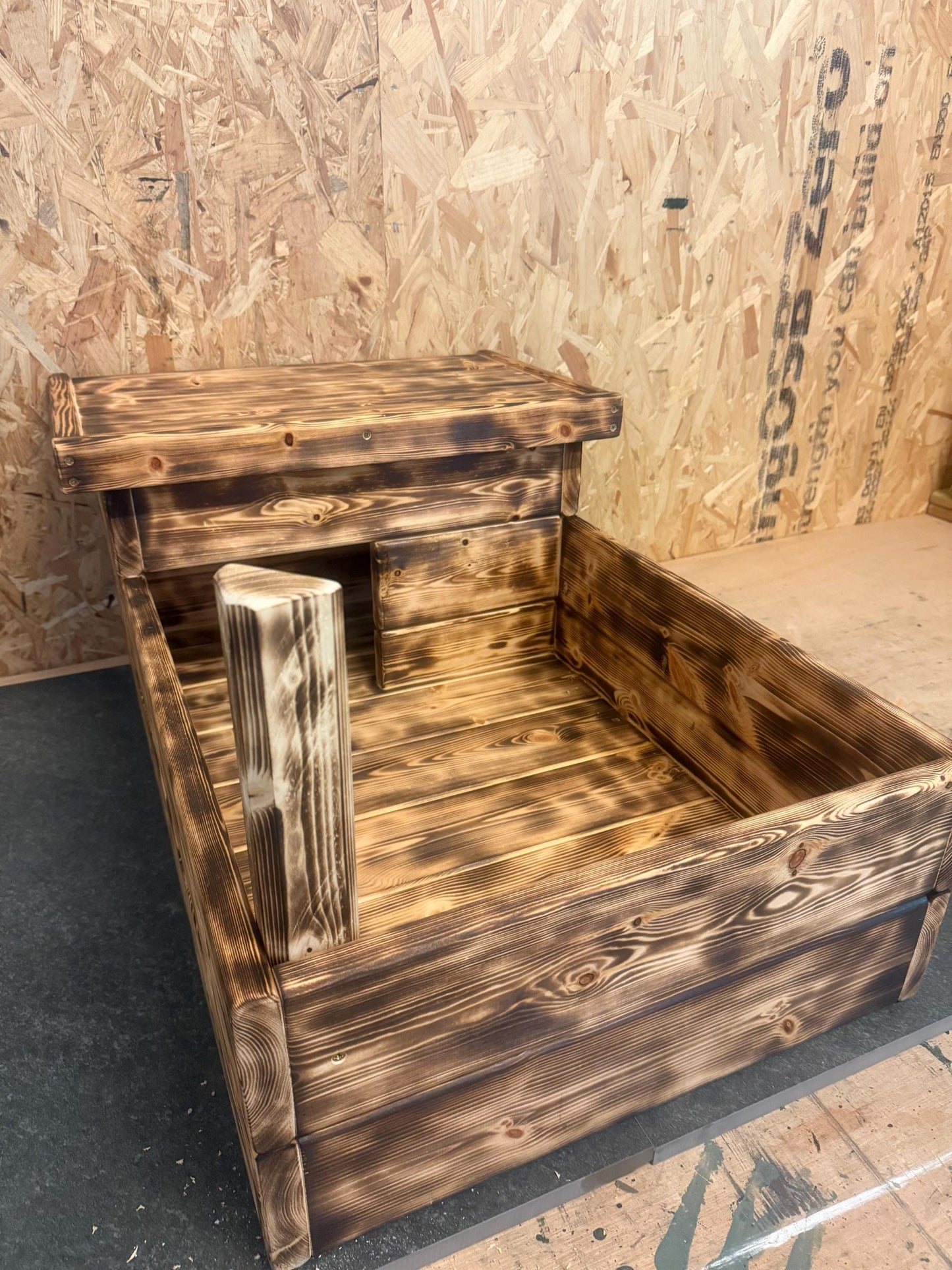 Indoor Tortoise House, Guinea Pig House, Pet house, Pet run With Lid to reveal open storage or petting area