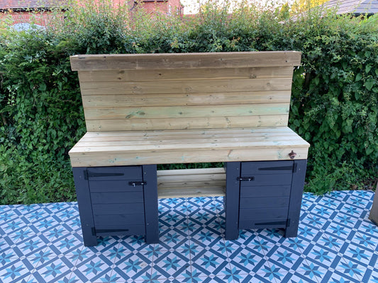 Stylish slimline outdoor kitchen/cocktail bar