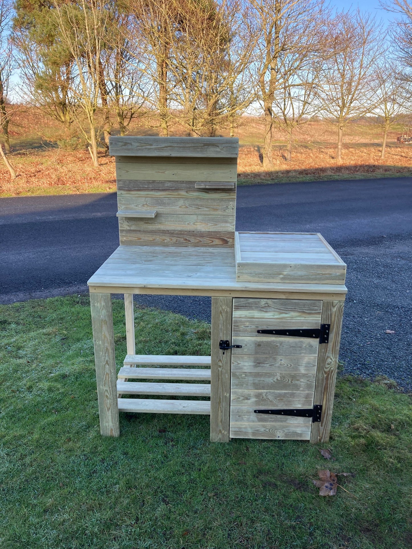 Pizza Table/ Drinks table/ BBQ table with planter top and single cupboard